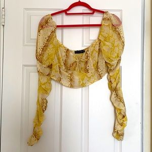 Snake print Crop top with sleeves.